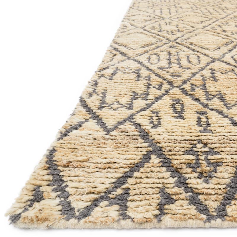 Hand-knotted Phoenix Shell Rug