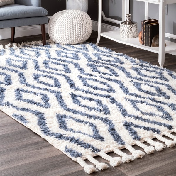 nuLOOM Blue Hand-knotted Moroccan Diamond Trellis Shag Area Rug (7'6 x 9'6)