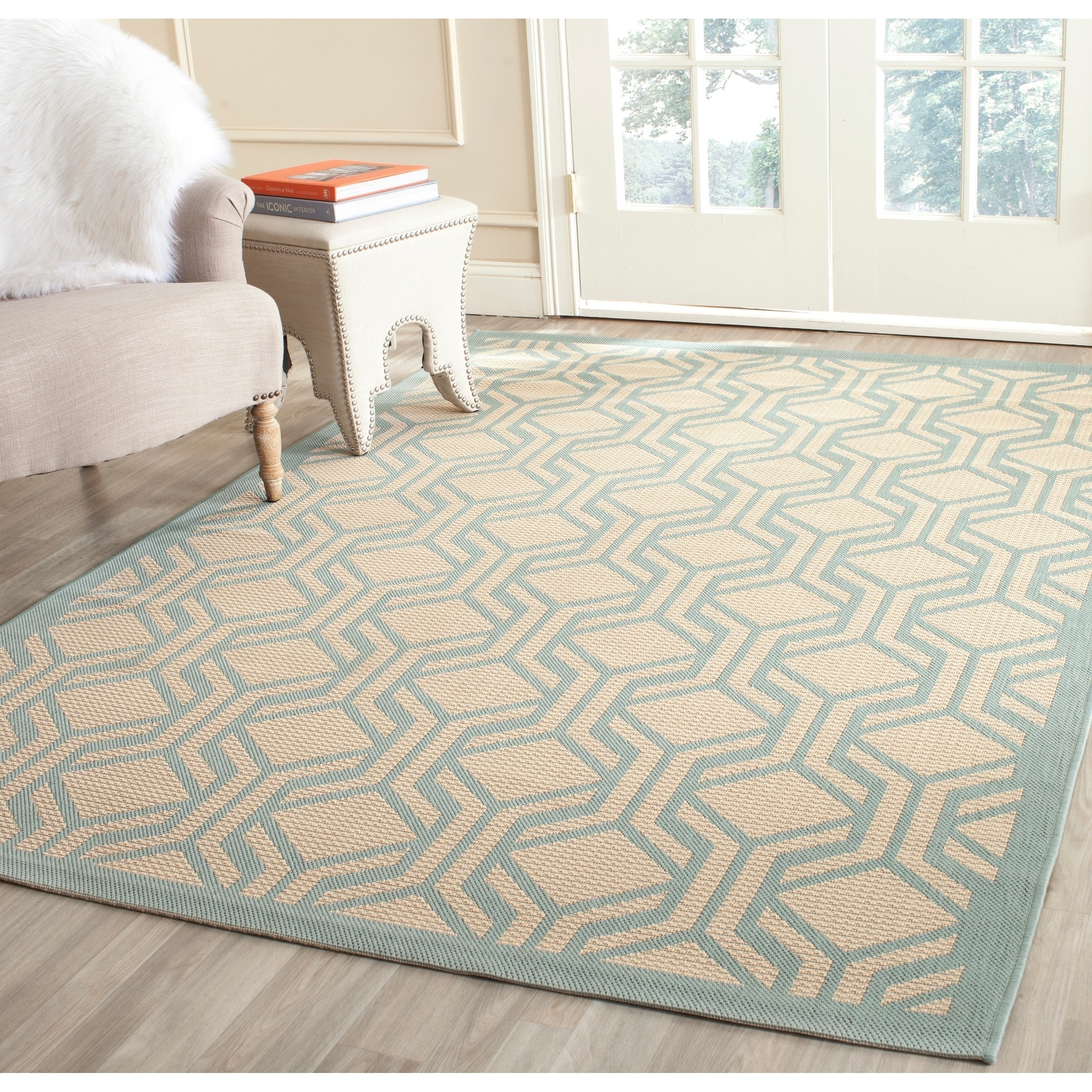 Safavieh Indoor/ Outdoor Courtyard Beige/ Aqua Rug (67 X 96)