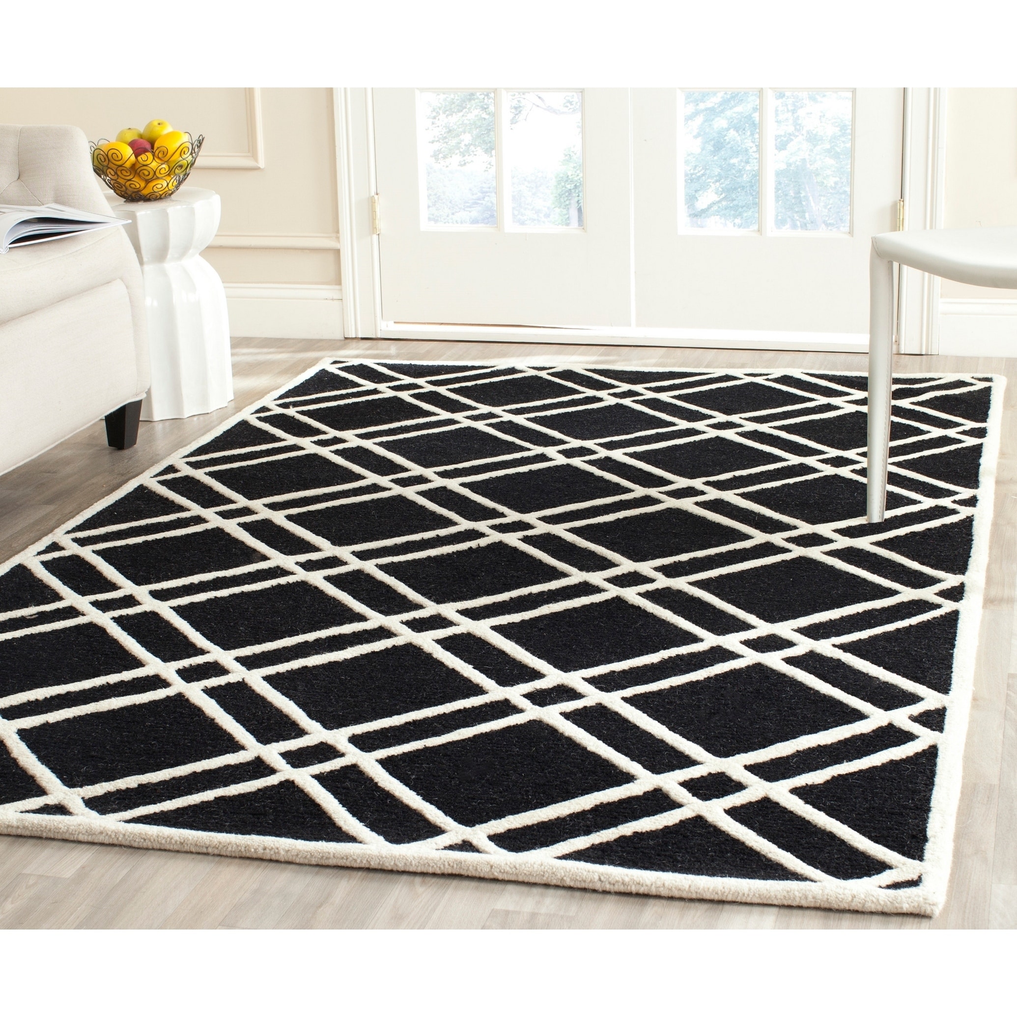 Safavieh Handmade Moroccan Cambridge Crisscross pattern Black/ Ivory Wool Rug (8 X 10)