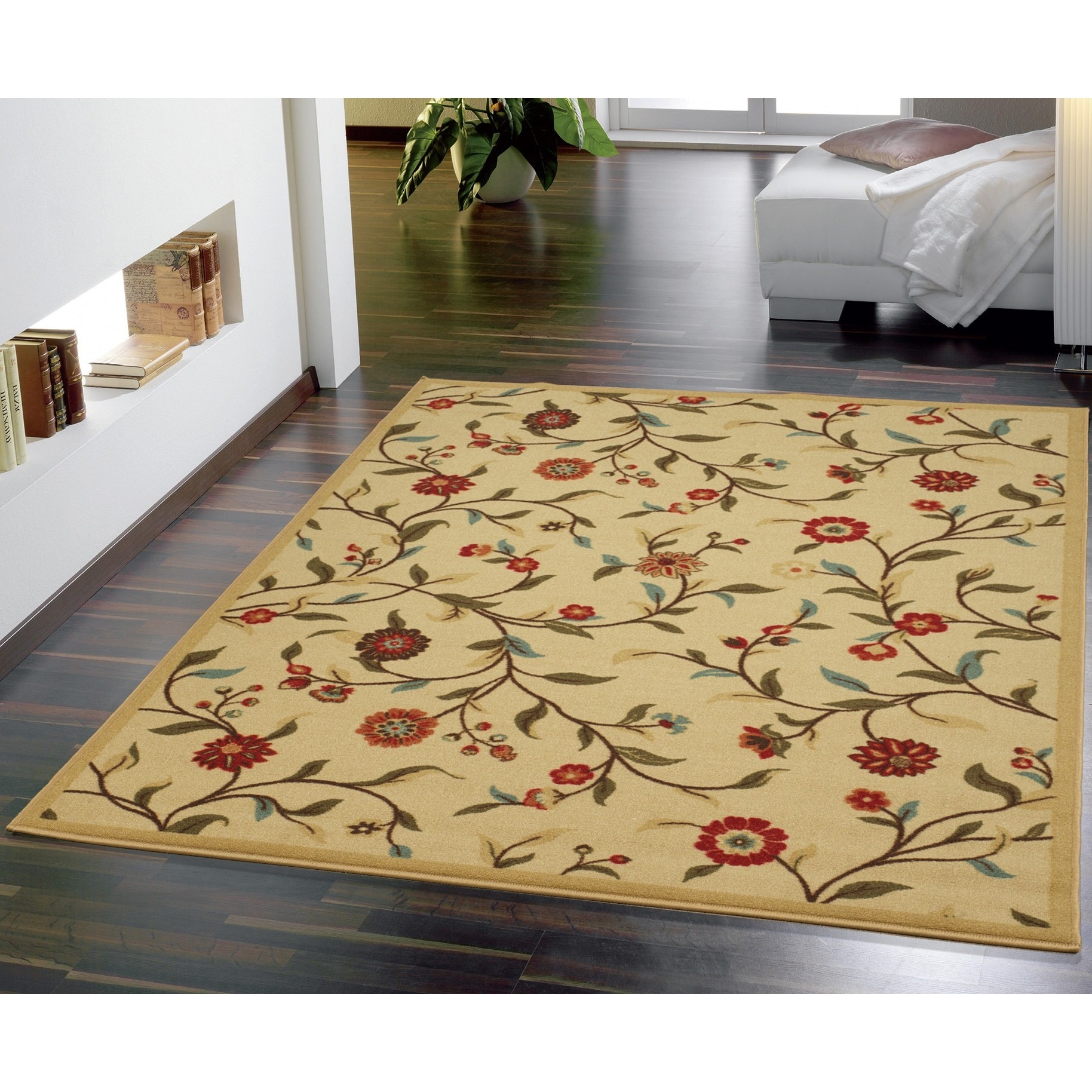 Beige Floral Garden Design Non skid Area Rug (50 X 66)