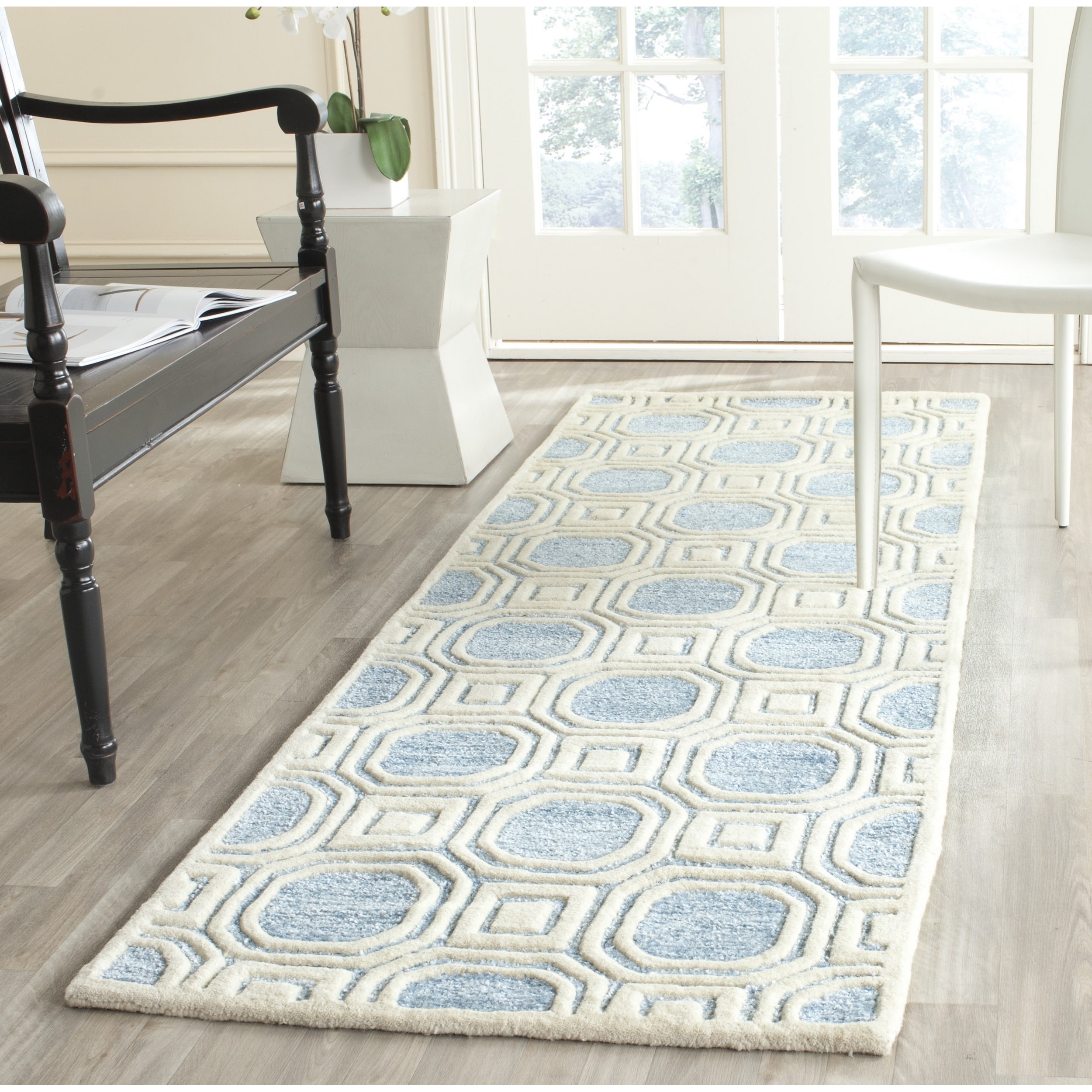 Safavieh Handmade Precious Mist Blue Wool/ Polyester Rug (26 X 6)