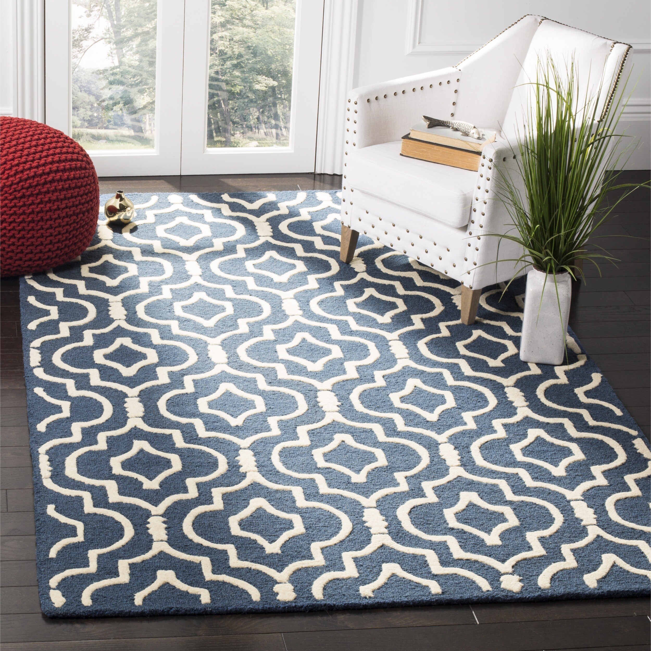 Safavieh Handmade Moroccan Cambridge Navy/ Ivory Wool Rug With 0.5 inch Pile Height (6 Square)
