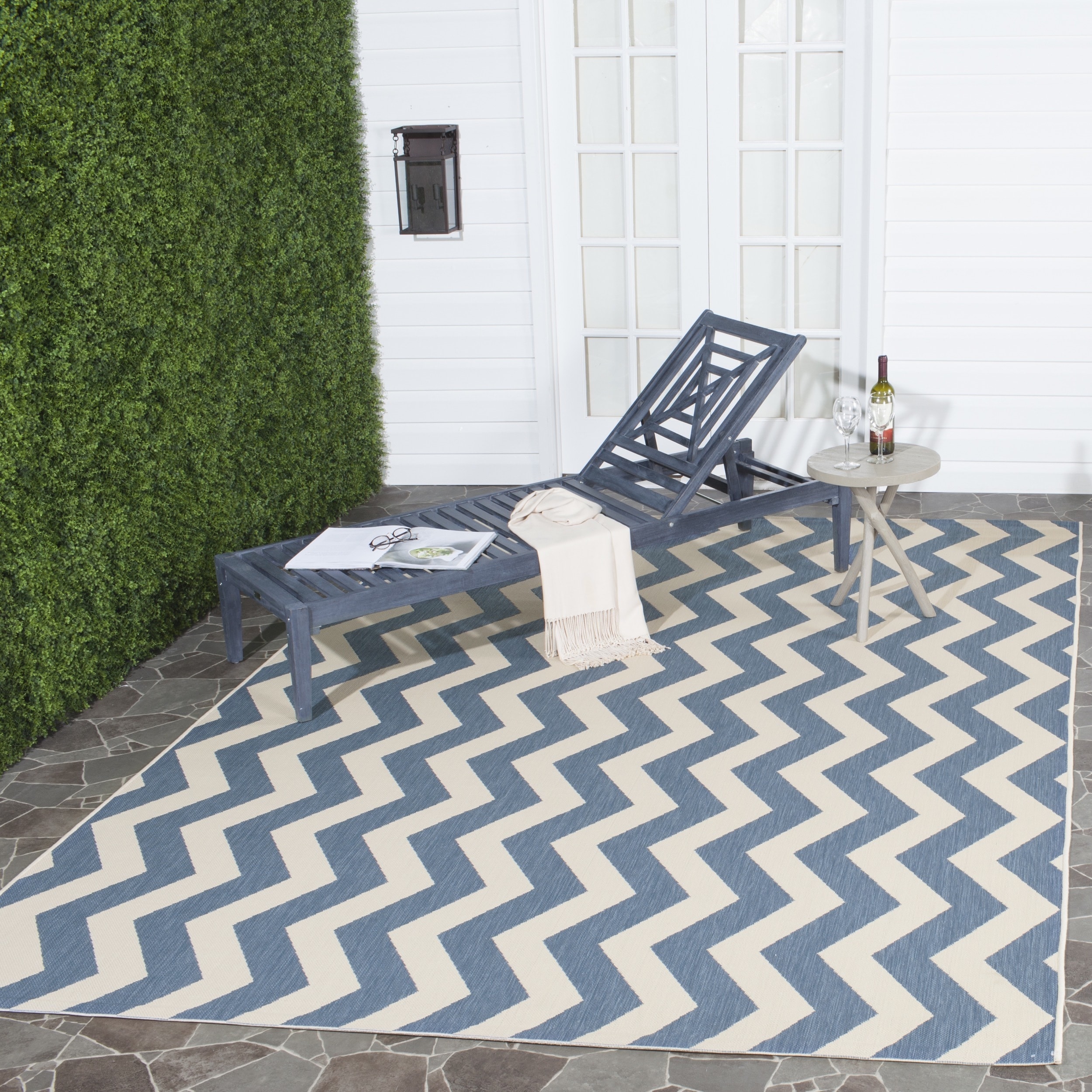 Safavieh Indoor/outdoor Courtyard Blue/beige Zig zag Rug (710 Square)