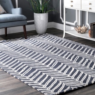 Nuloom Handmade Chevron Wool Area Rug