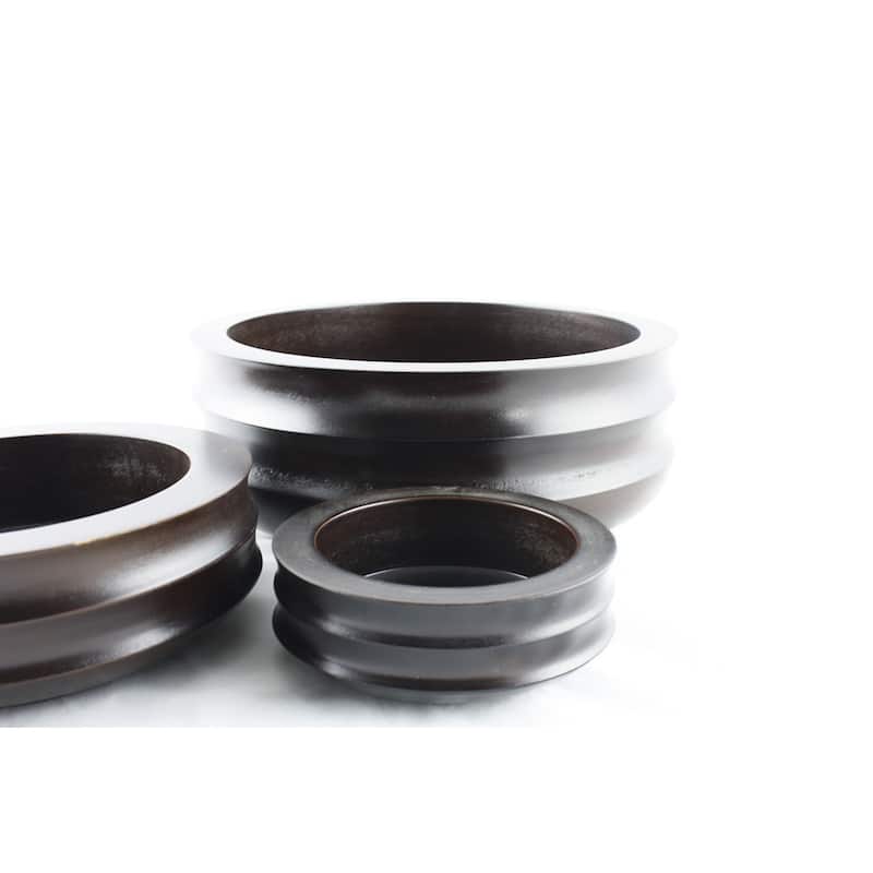Handmade 3-piece Acacia Wood Bowls (India) - 3 bowls