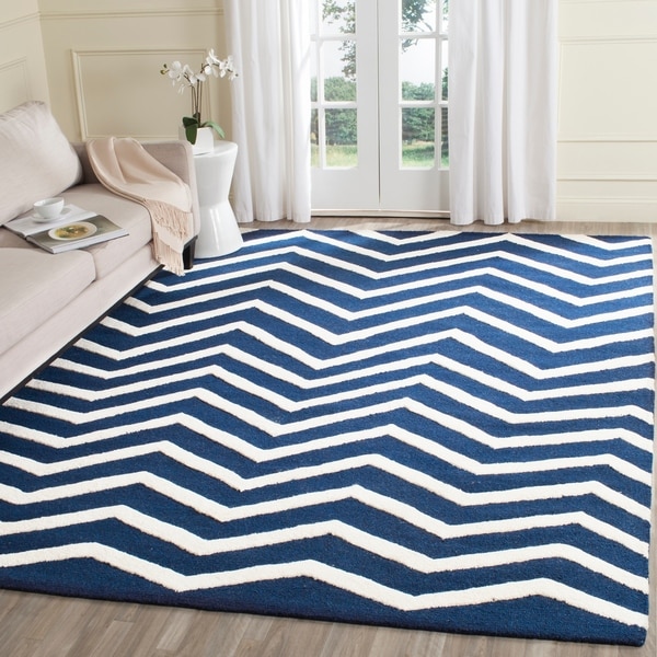 Safavieh Handmade Moroccan Cambridge Canvas-backed Navy/ Ivory Wool Rug - 8' X 10'