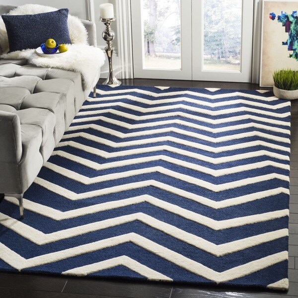 Safavieh Handmade Moroccan Cambridge Canvas-backed Navy/ Ivory Wool Rug - 8' x 10'