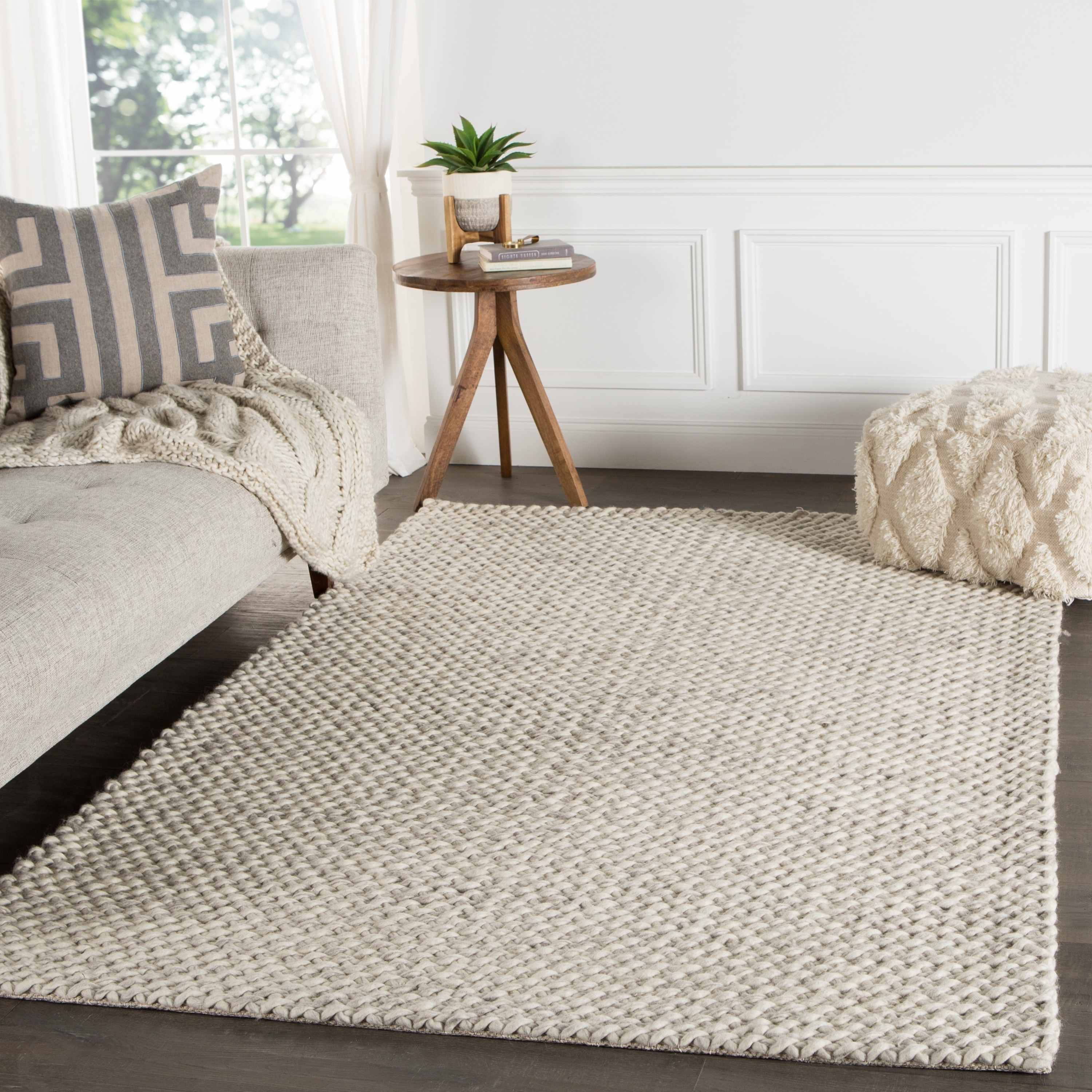 Hand made Ivory/ Gray Wool Textured Rug (5x8)