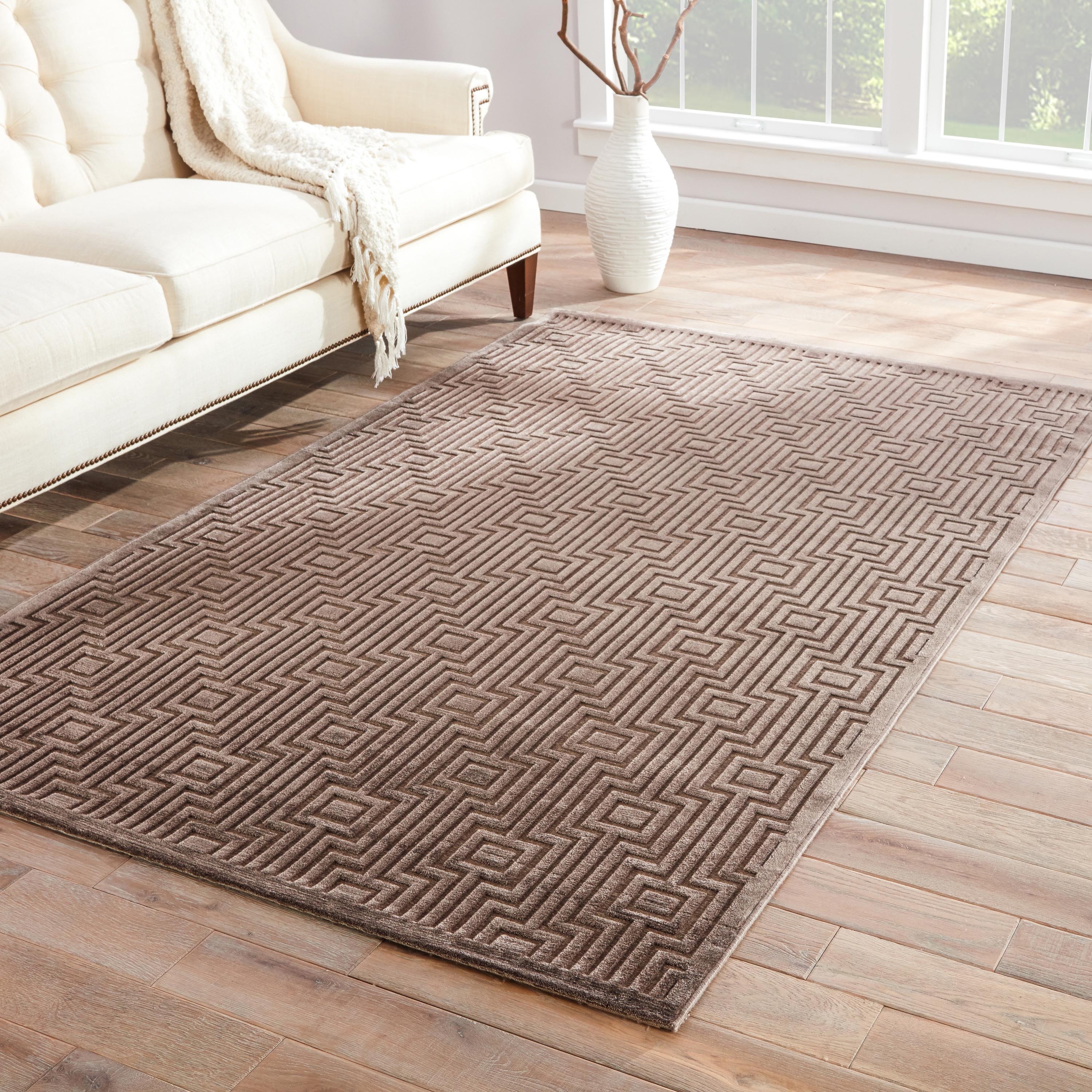 Handmade Geometric Pattern Gray/ Tan Art Silk/ Chenille Rug (76 X 96)