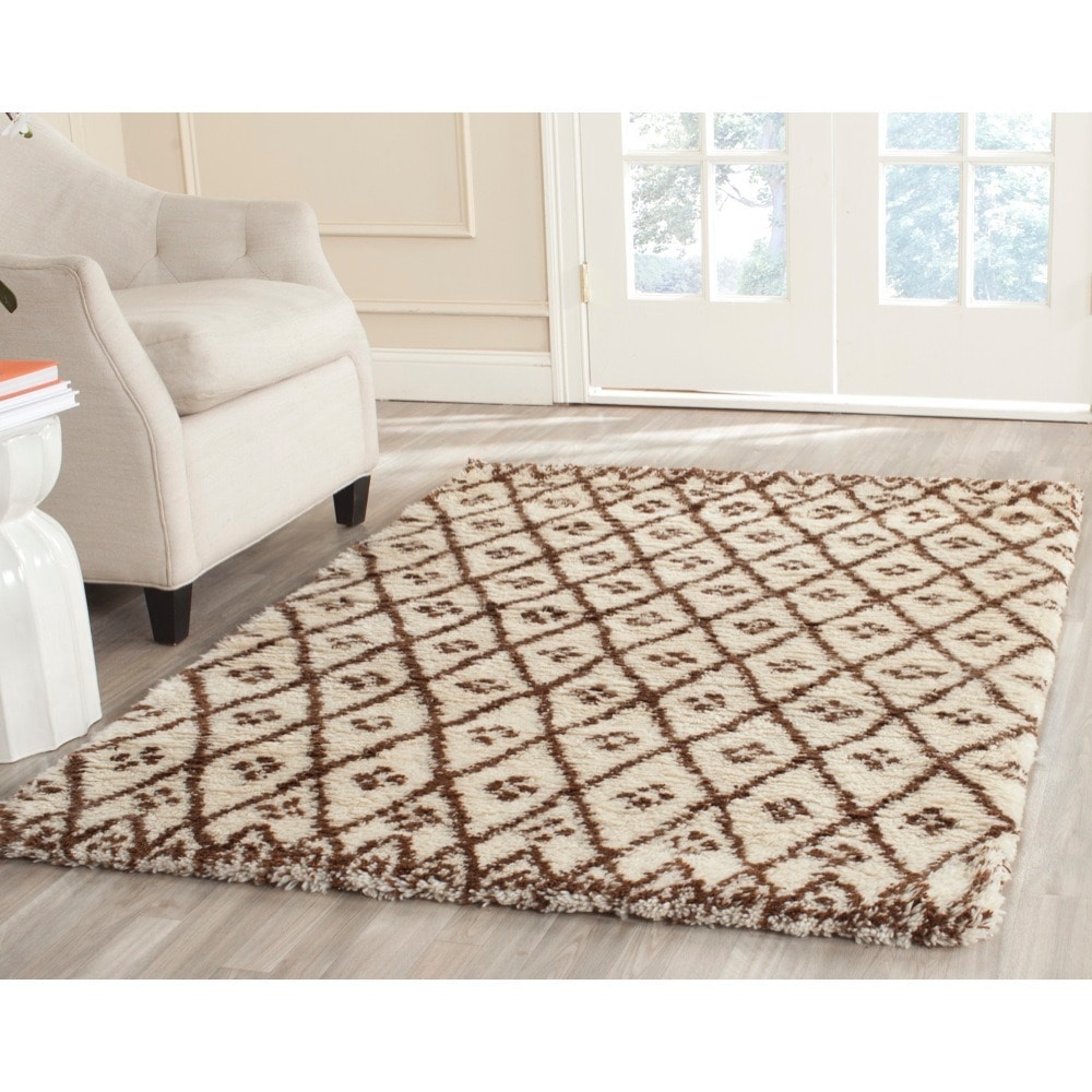 Safavieh Handmade Casablanca Moroccan White/ Gold N.Z. Wool Shag Rug (4 X 6)