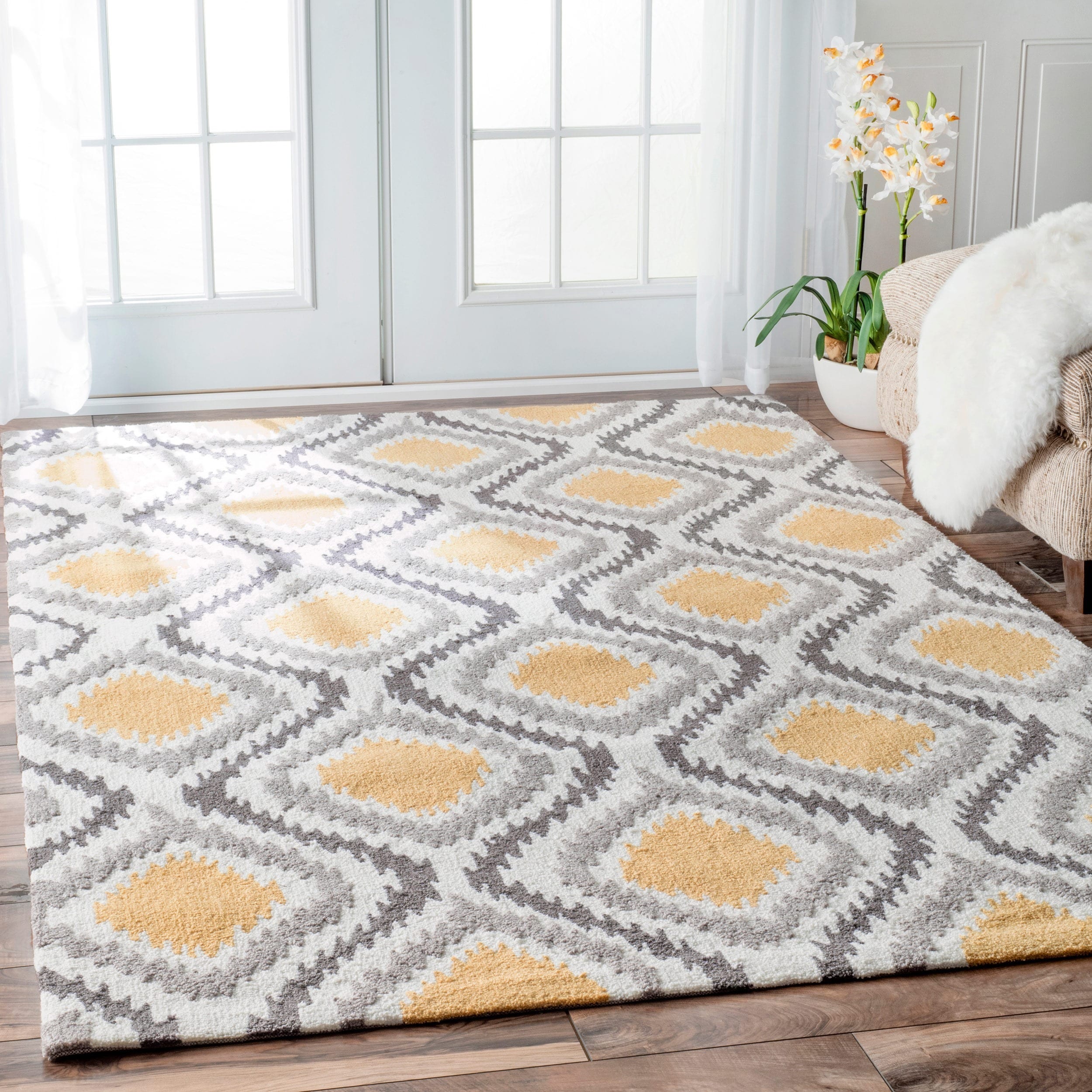 Nuloom Hand hooked Modern Ikat Yellow Wool Rug (76 X 96)