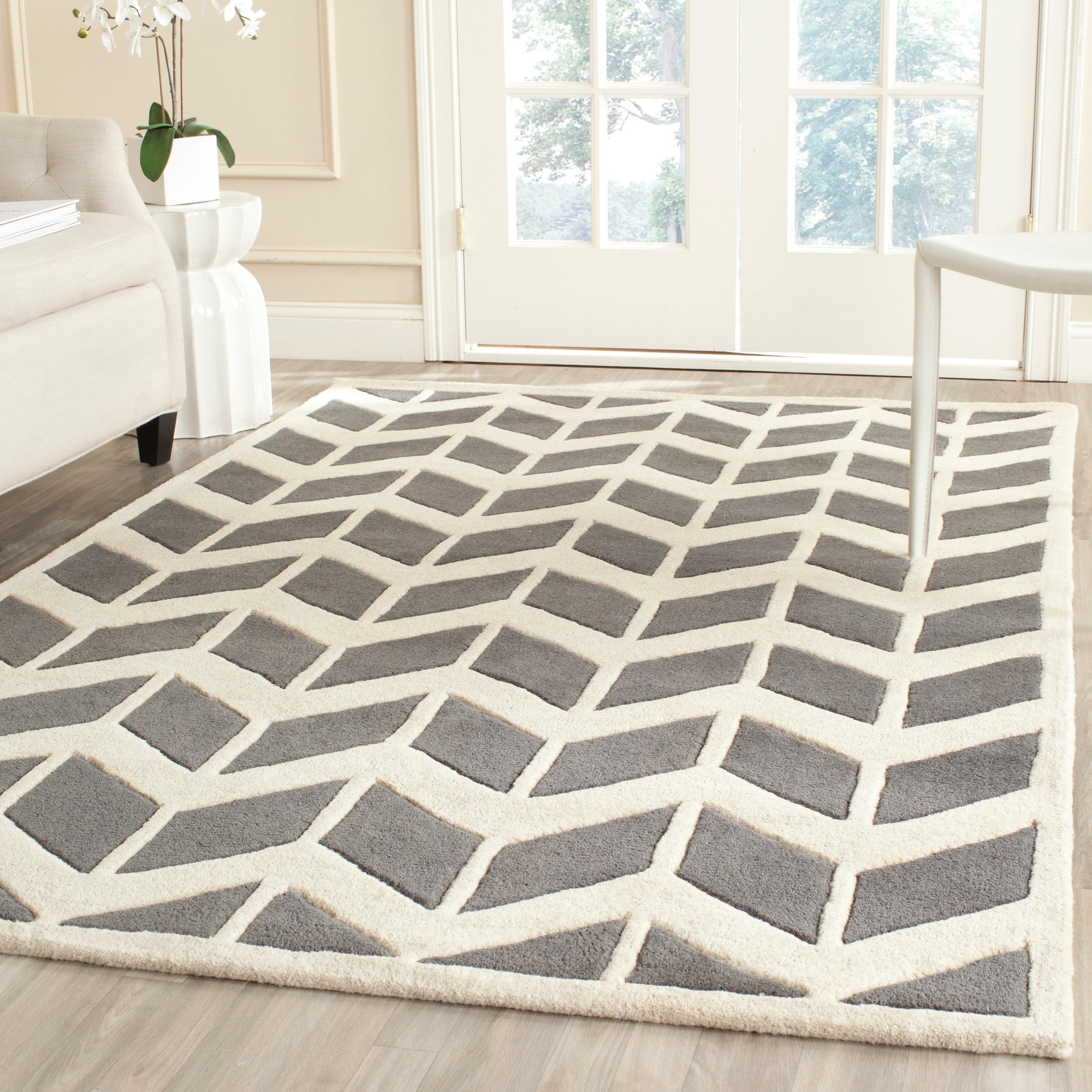 Safavieh Handmade Moroccan Chatham Chevron pattern Dark Gray/ Ivory Wool Rug (5 X 8)