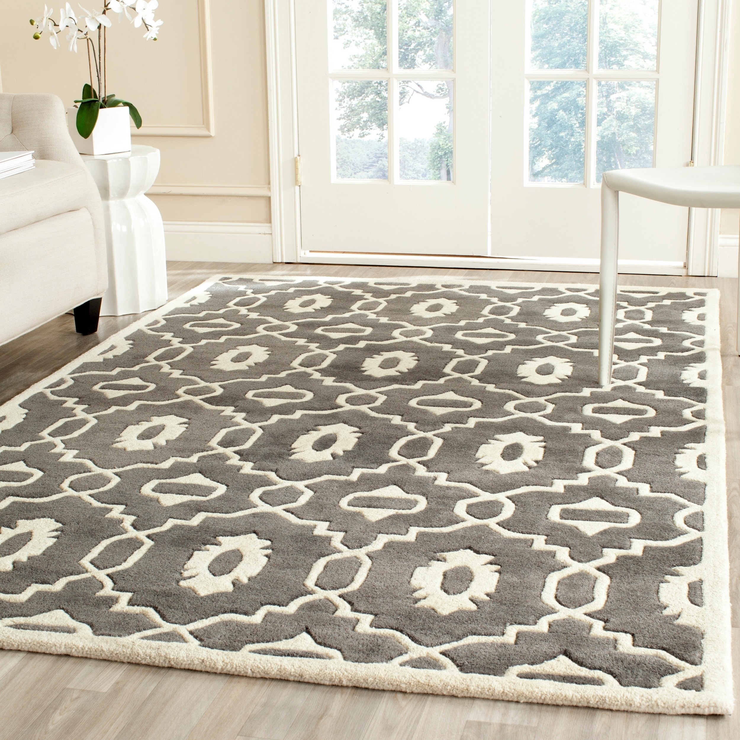 Safavieh Handmade Moroccan Chatham Trellis pattern Dark Gray/ Ivory Wool Rug (5 X 8)