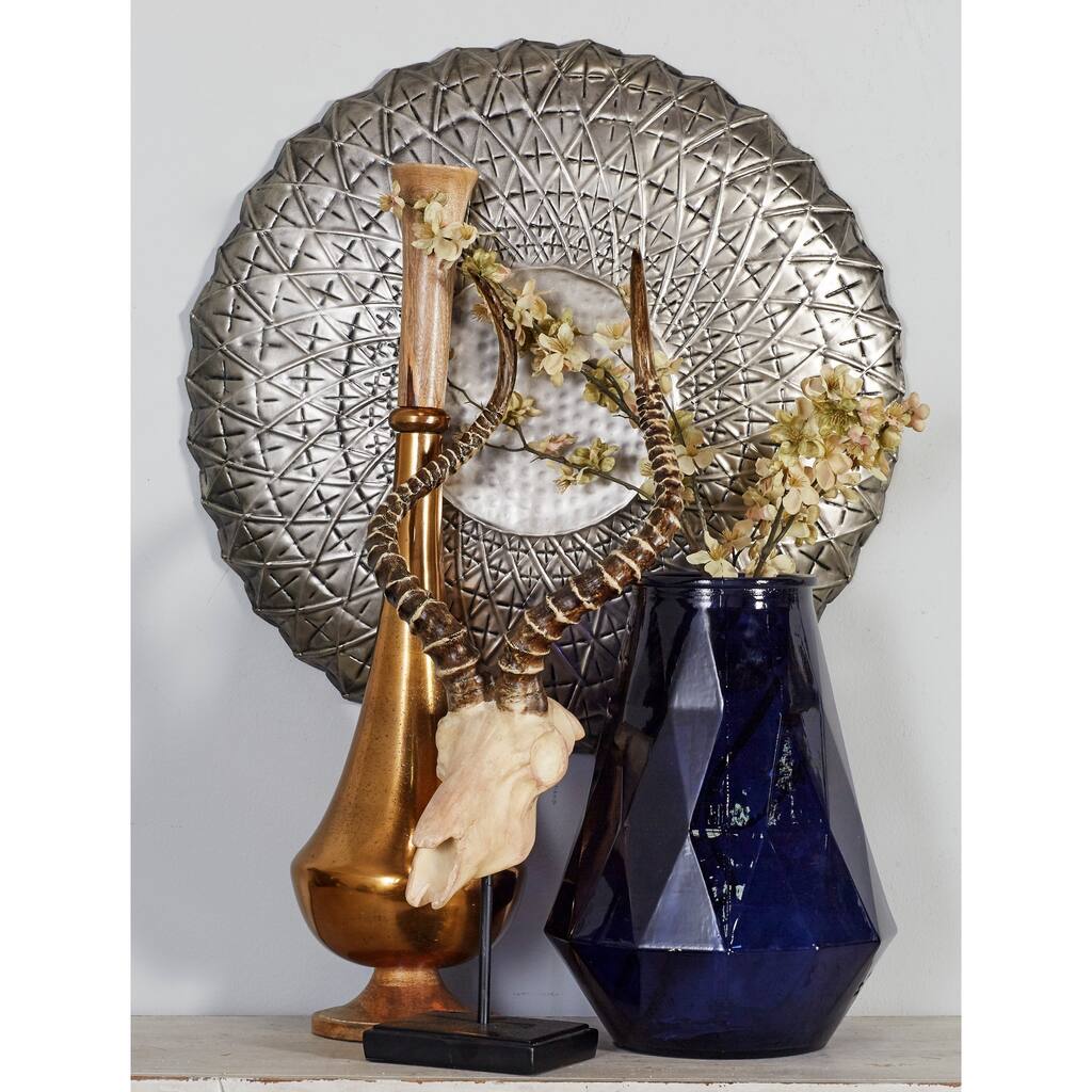 23-inch Off-white Metal Wall Round Decor