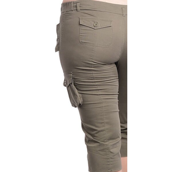 women's plus size cargo capris
