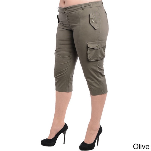women's plus size cargo capris