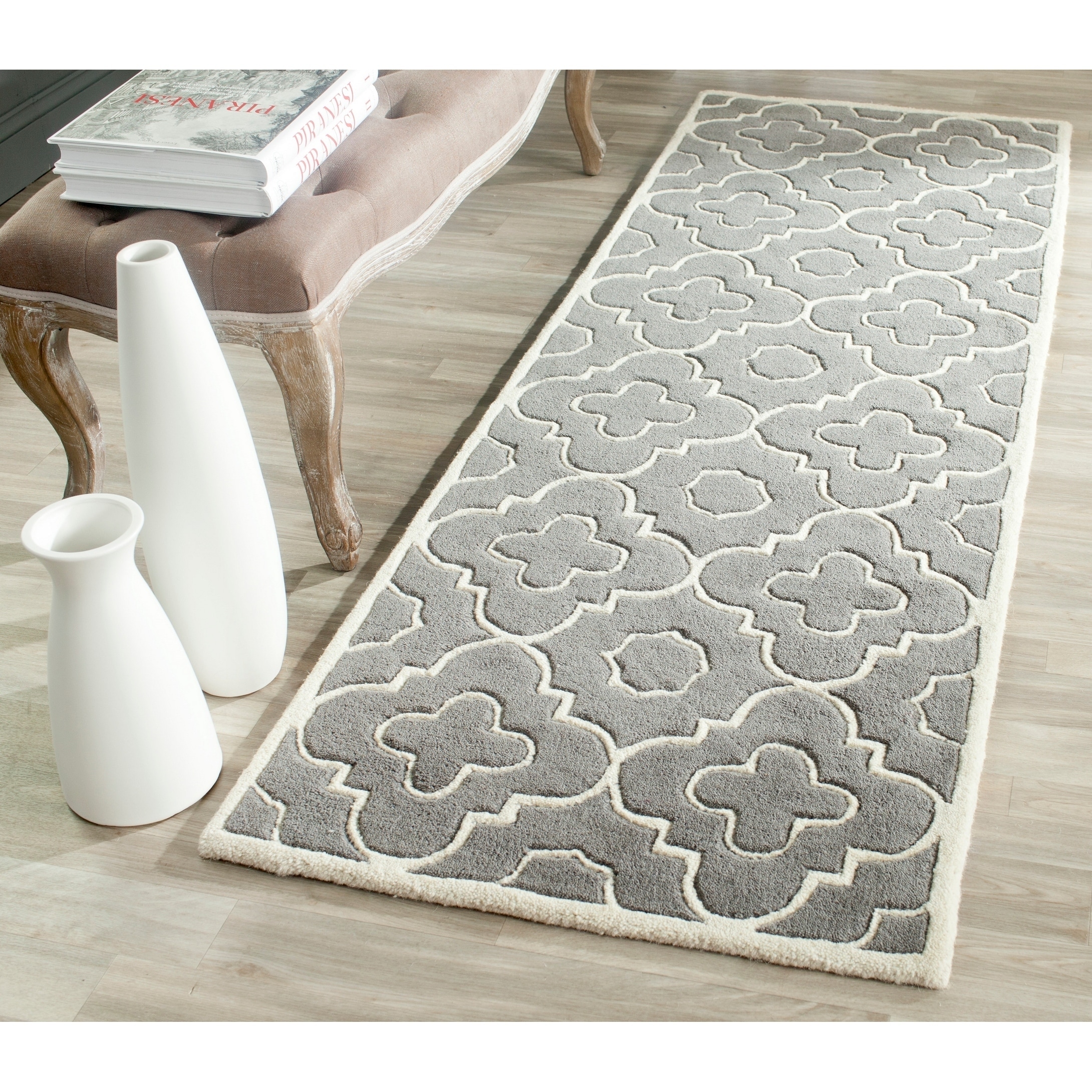 Safavieh Handmade Moroccan Chatham Contemporary Dark Gray/ Ivory Wool Rug (23 X 7)