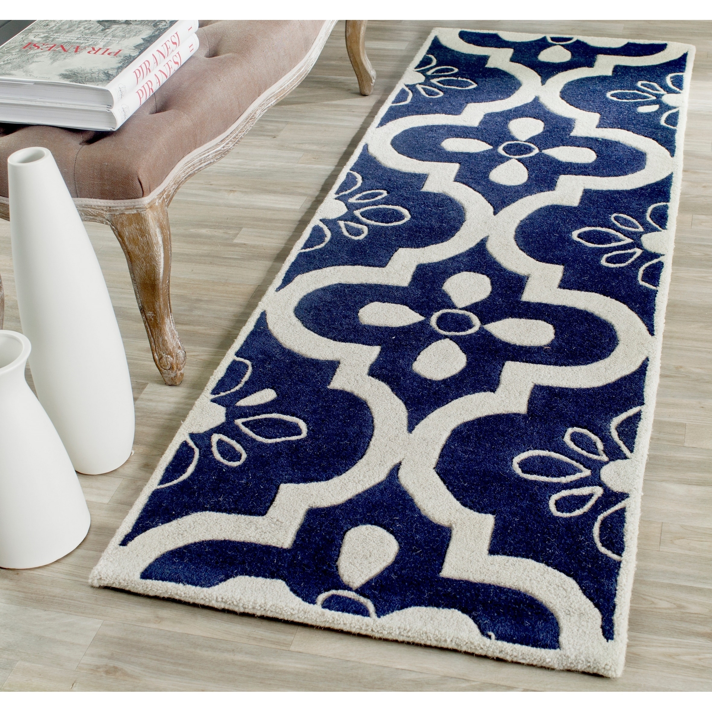 Safavieh Handmade Moroccan Chatham Contemporary Dark Blue/ Ivory Wool Rug (23 X 7)