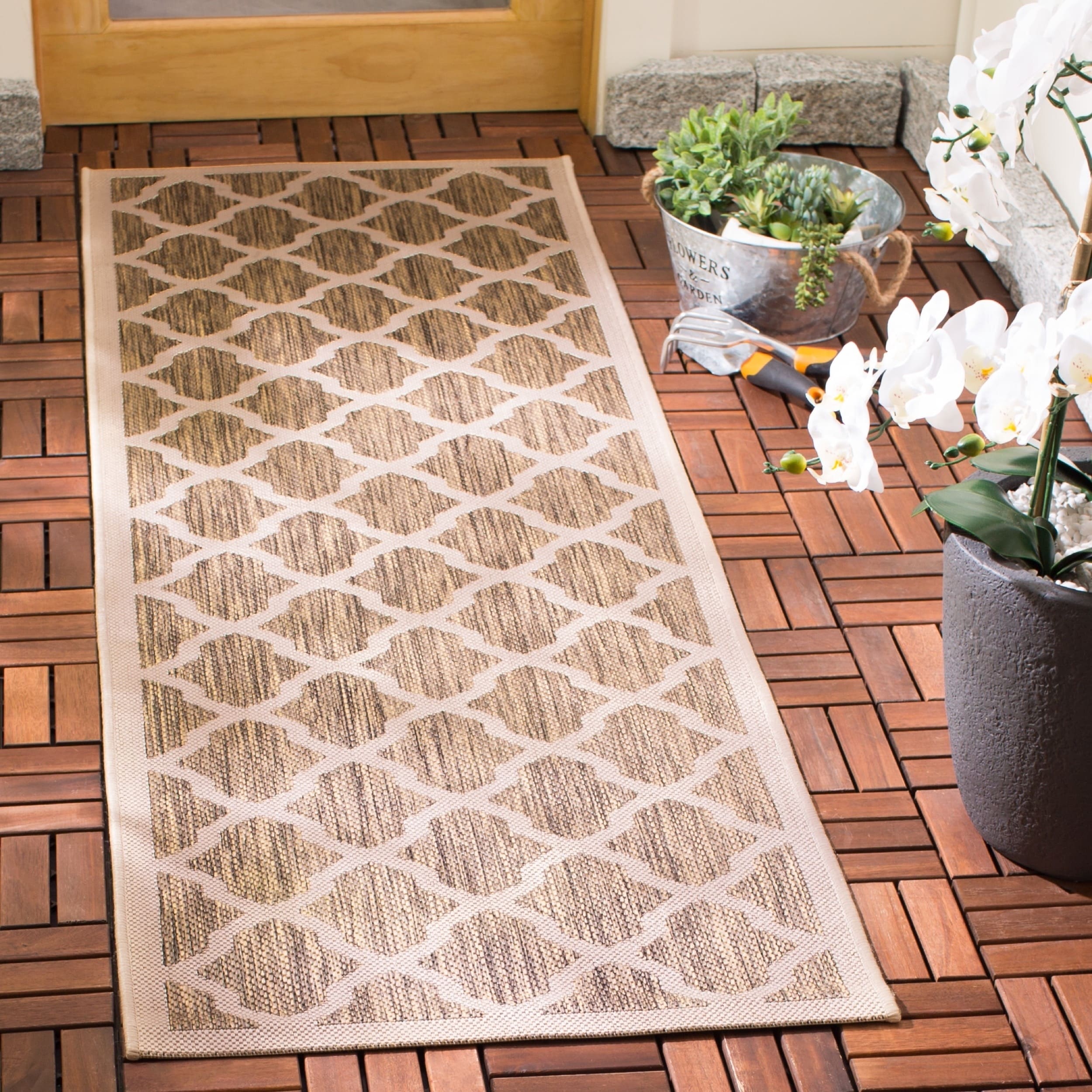 Safavieh Indoor/ Outdoor Courtyard Brown/ Bone Rug (23 X 67)