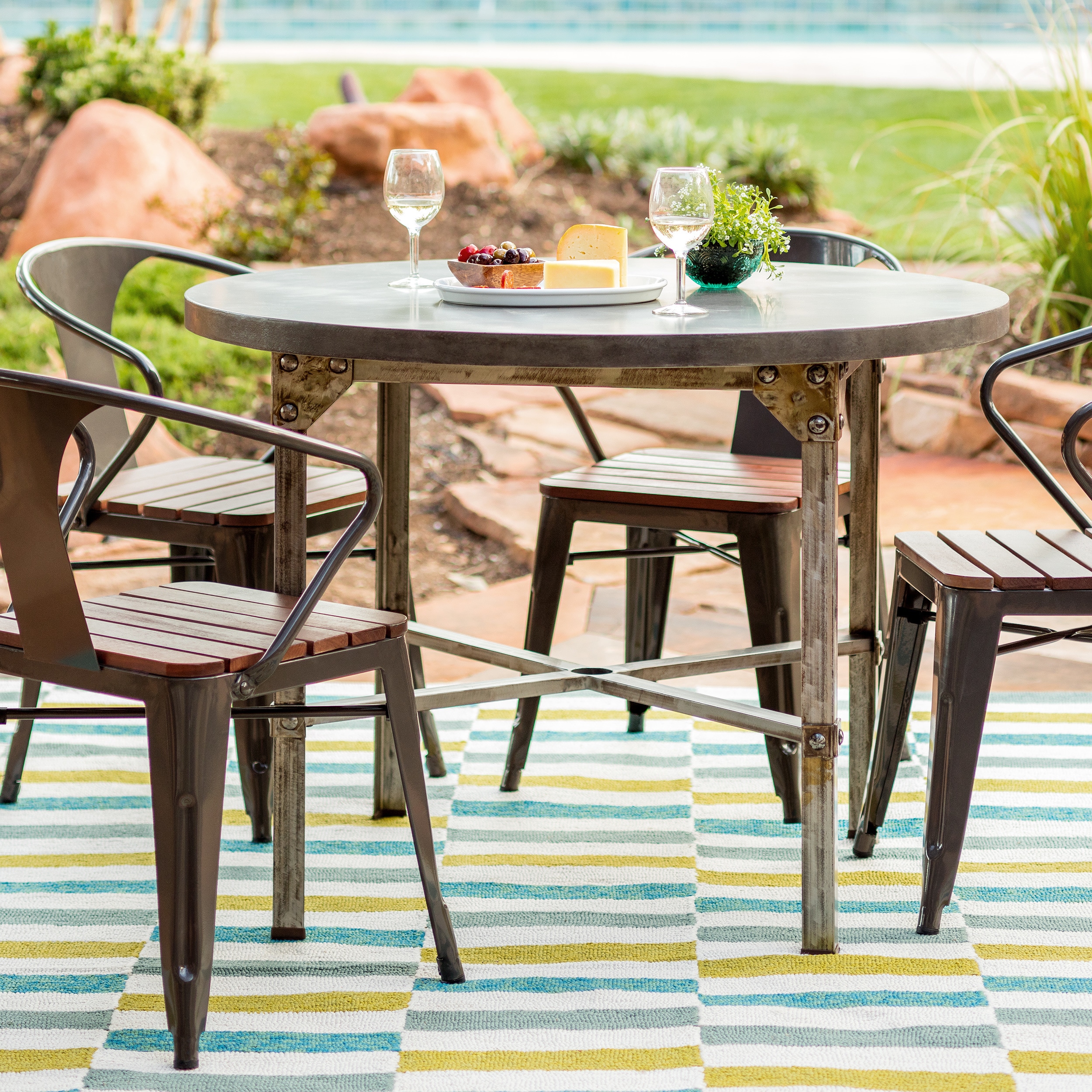 Urban Outdoor Round Dining Table