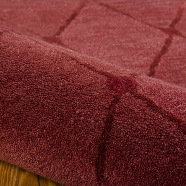 Handtufted Modern Elegance Cranberry Wool Area Rug (3'6 x 5'6) 3'6
