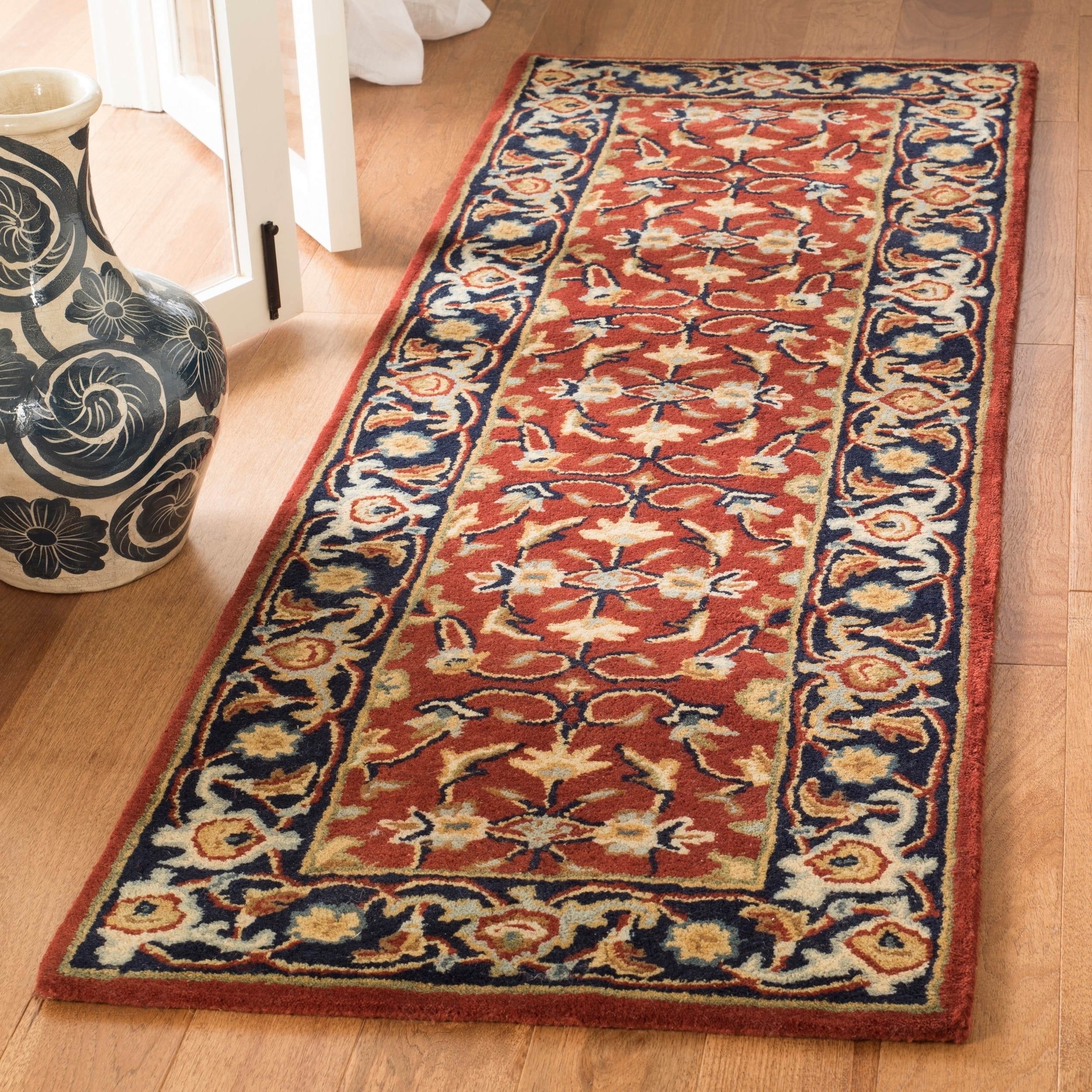 Safavieh Handmade Royalty Rust/ Navy Wool Rug (23 X 7)