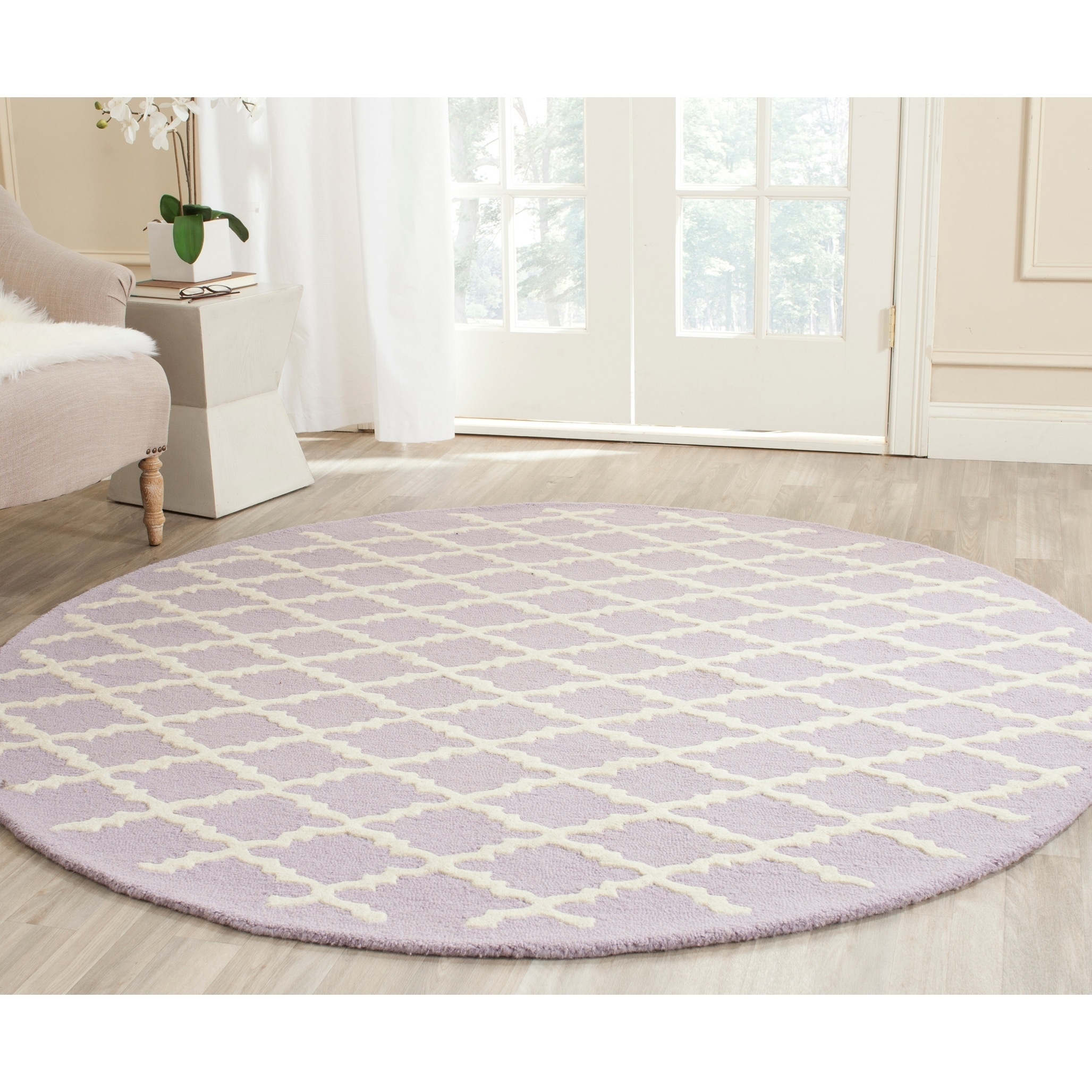 Safavieh Handmade Moroccan Cambridge Lavender/ Ivory Wool Rug (6 Round)