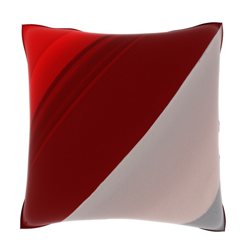 https://ak1.ostkcdn.com/images/products/8757842/Close-up-of-Red-Threshold-18-inch-Polyester-Velour-Throw-Pillow-L16000951.jpg