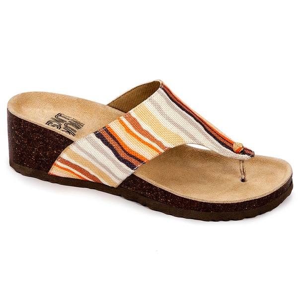 muk luk thong sandals