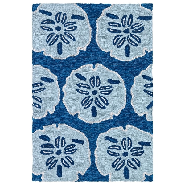 Luau Blue Sand Dollar Indoor/ Outdoor Area Rug (2' x 3') - 2' x 3'