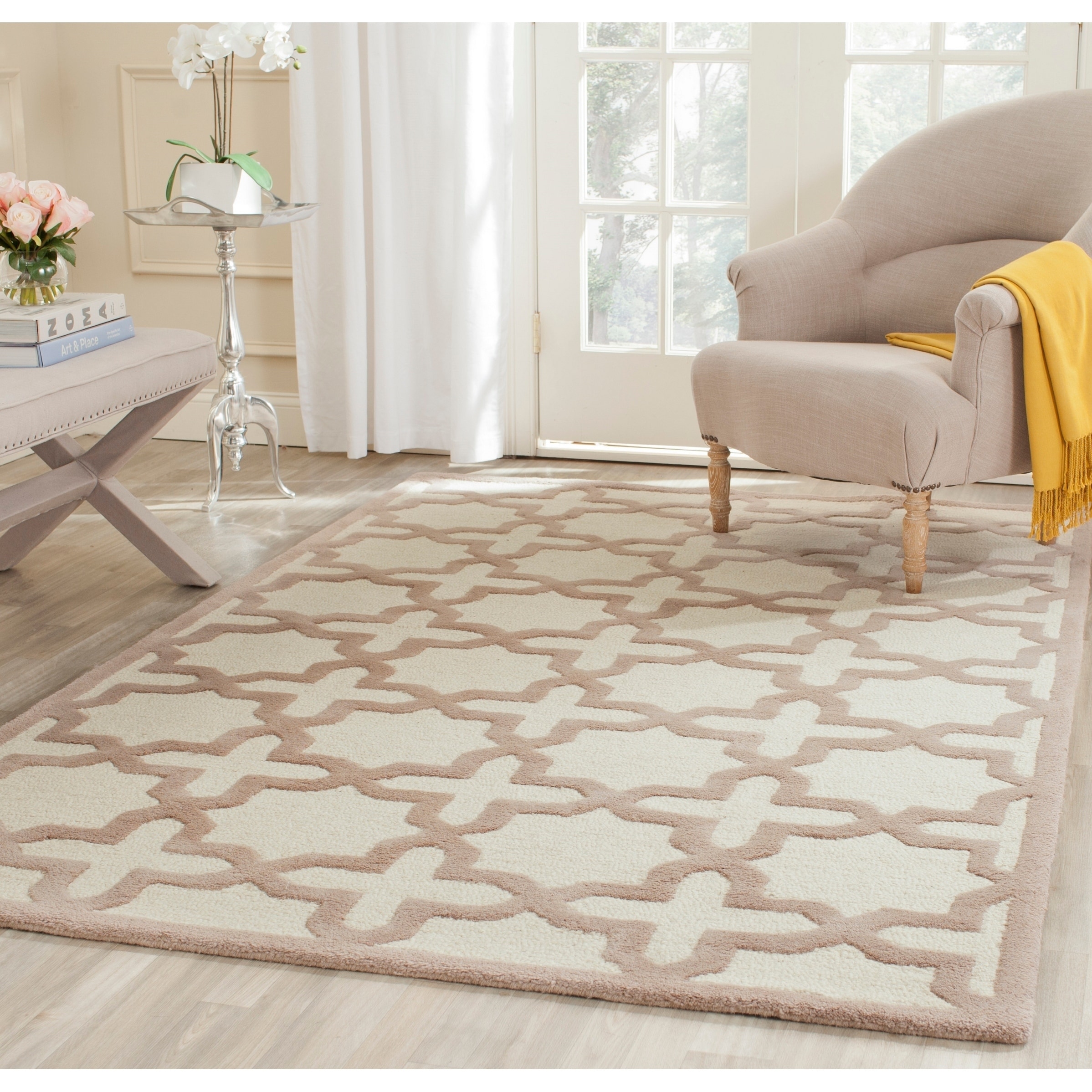 Safavieh Handmade Moroccan Cambridge Ivory/ Beige Wool Rug (5 X 8)