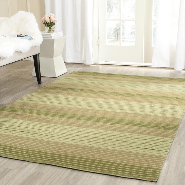 Safavieh Hand-woven Marbella Green Wool Rug - 8' x 10'