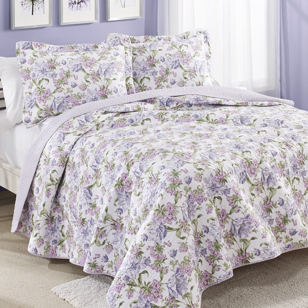 Shop Laura Ashley Sperborne Raspberry Reversible Cotton 3-piece Quilt ...