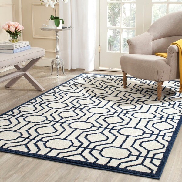 Safavieh Amherst Indoor/ Outdoor Ivory/ Navy Rug - 8' x 10'