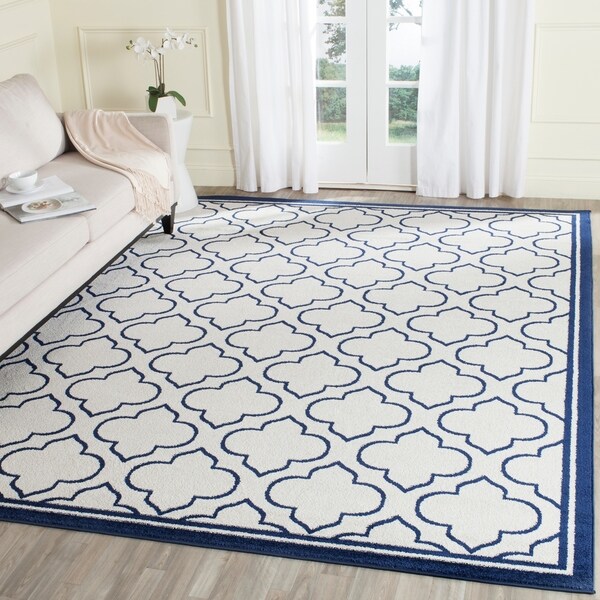 Safavieh Amherst Indoor/ Outdoor Ivory/ Navy Rug - 8' x 10'