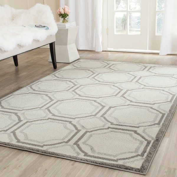 Safavieh Amherst Indoor/ Outdoor Ivory/ Light Grey Rug (5 x 8)