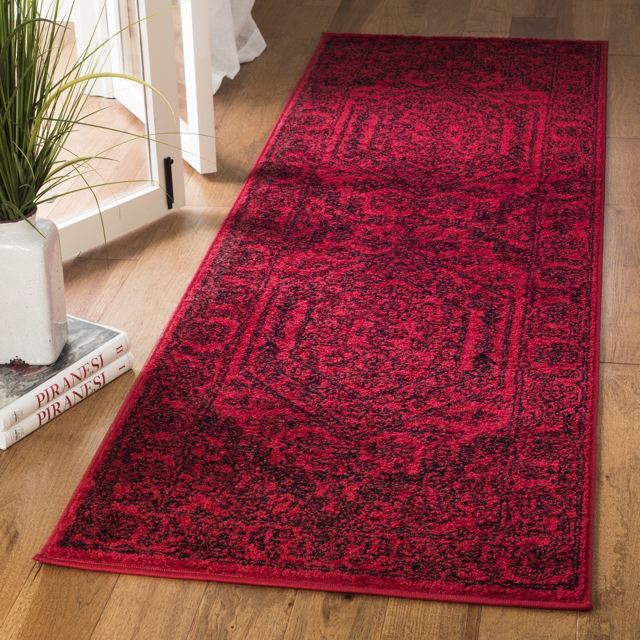 Safavieh Adirondack Red/ Black Rug (26 X 8)