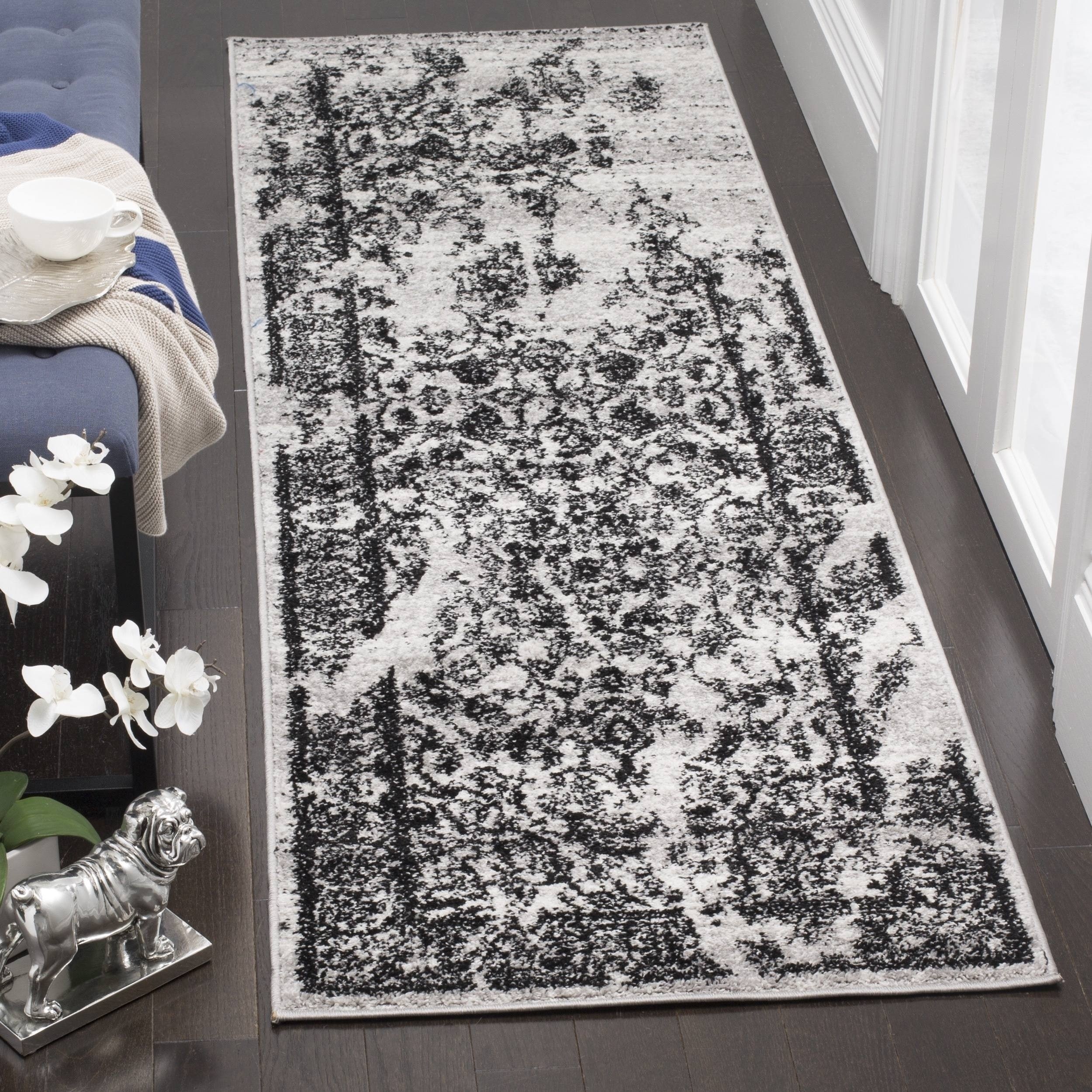 Safavieh Adirondack Silver/ Black Rug (26 X 10)