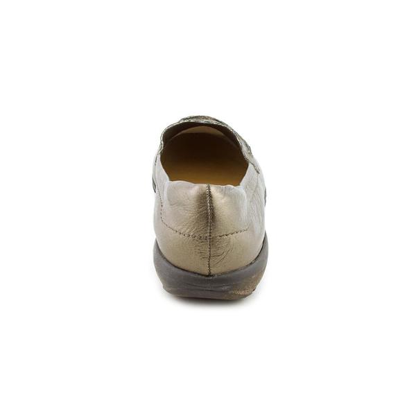 easy spirit abide leather casual flats