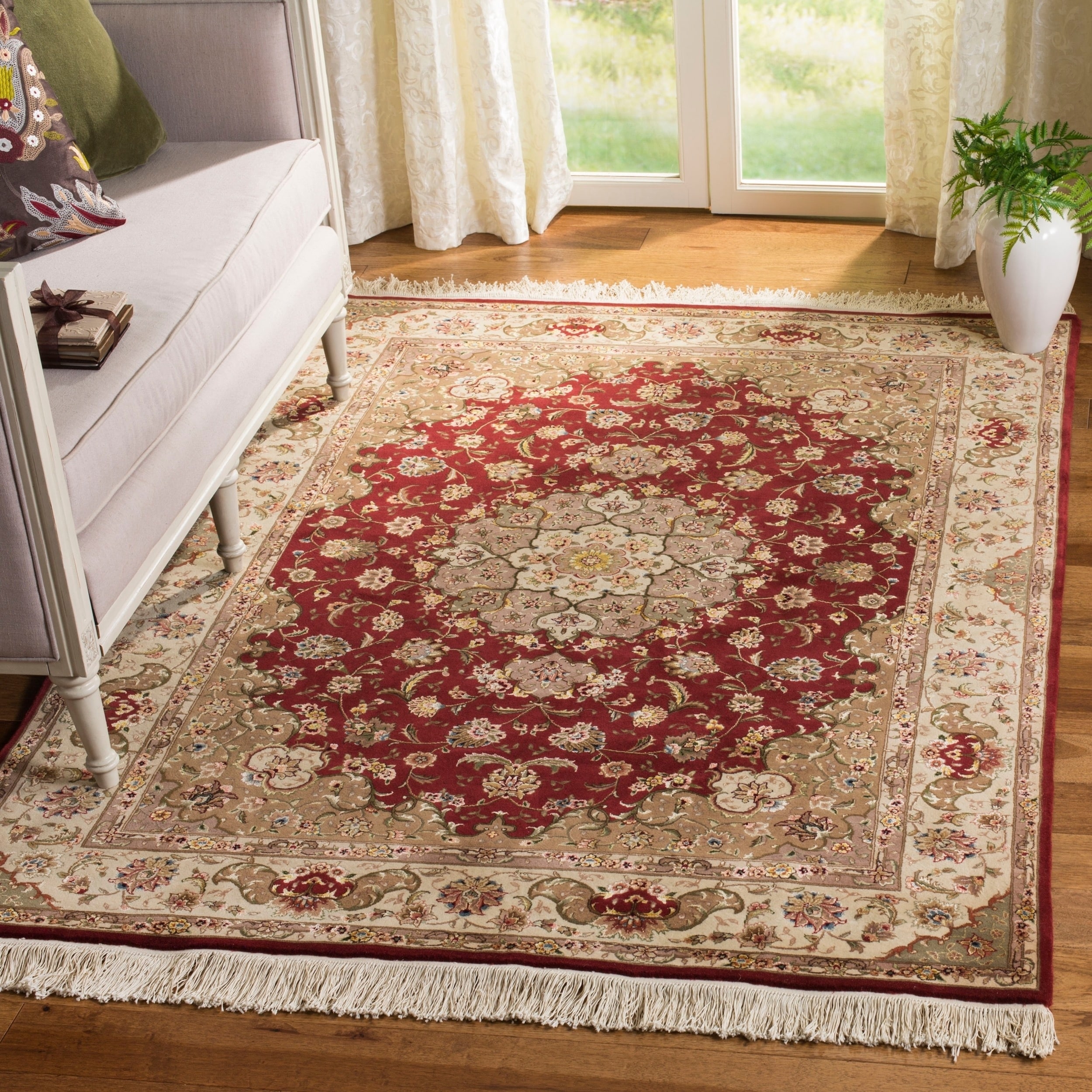 Safavieh Hand knotted Tabriz Floral Red/ Beige Wool/ Silk Rug (5 X 7)