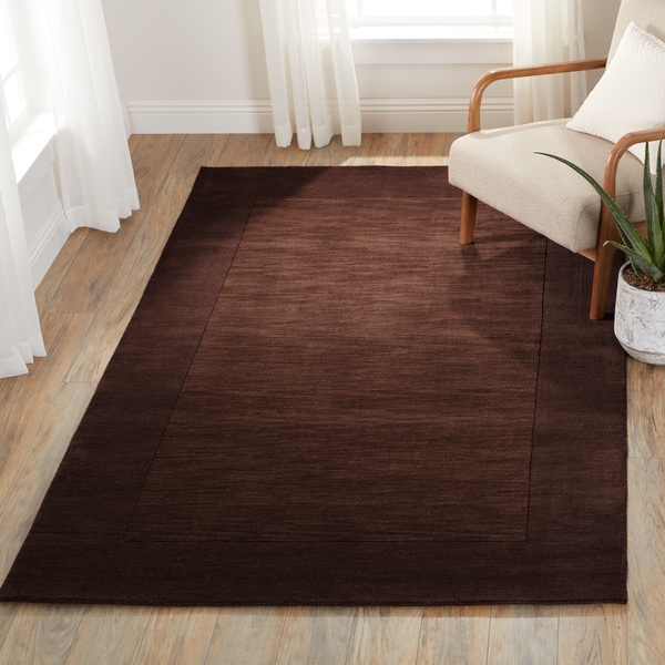 Hand Loomed Ghana Solid Bordered Tone-On-Tone Wool Area Rug (5' x 8') - 5' x 8'
