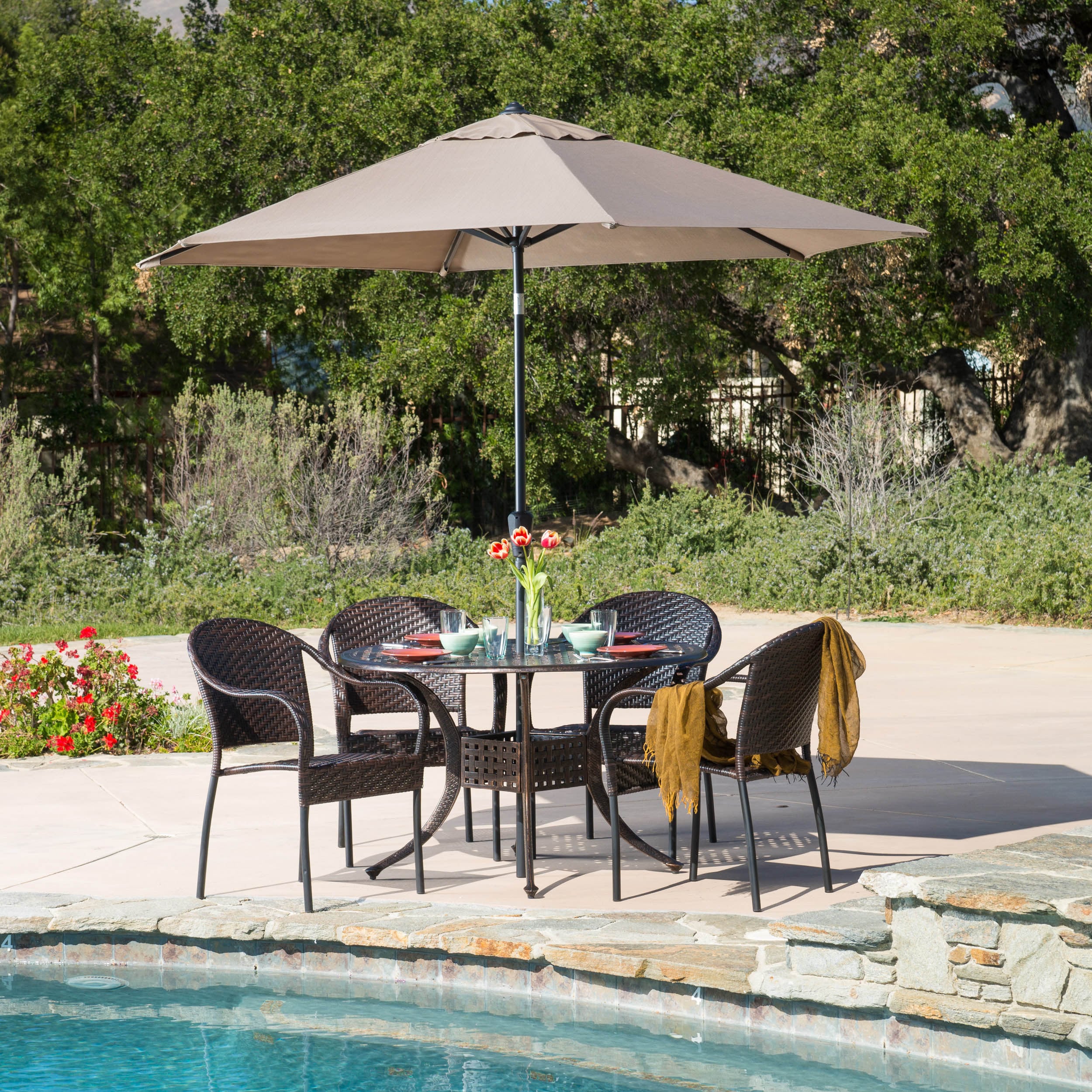 Christopher Knight Home Christopher Knight Home Sunset Circular Outdoor Cast And Wicker 5 piece Set Bronze Size 5 Piece Sets