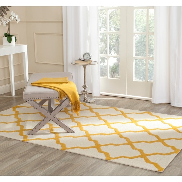 Safavieh Handmade Moroccan Cambridge Ivory/ Gold Wool Rug - 8' x 10'