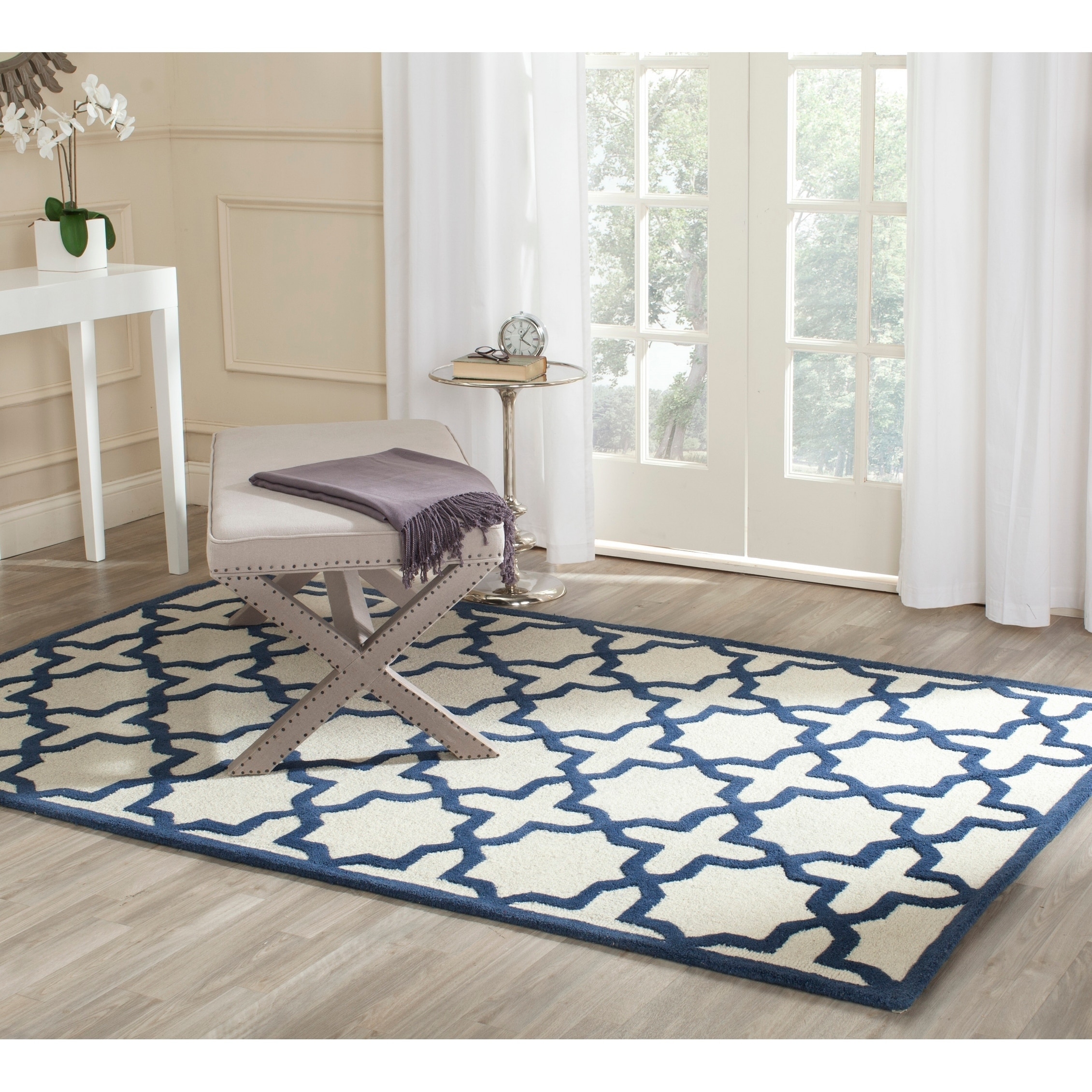 Safavieh Handmade Moroccan Cambridge Ivory/ Navy Wool Rug (4 X 6)