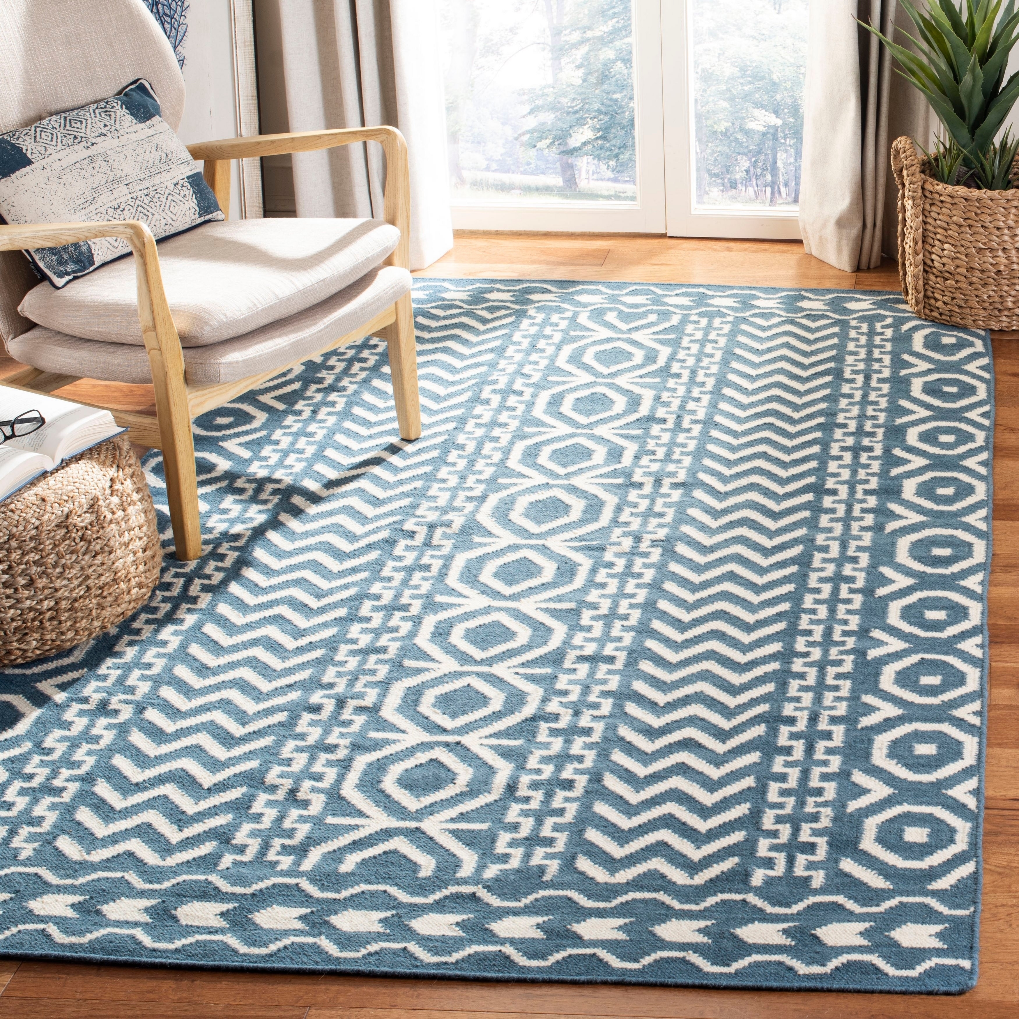 Safavieh Hand woven Moroccan Dhurries Dark Blue/ Ivory Wool Rug (6 X 9)