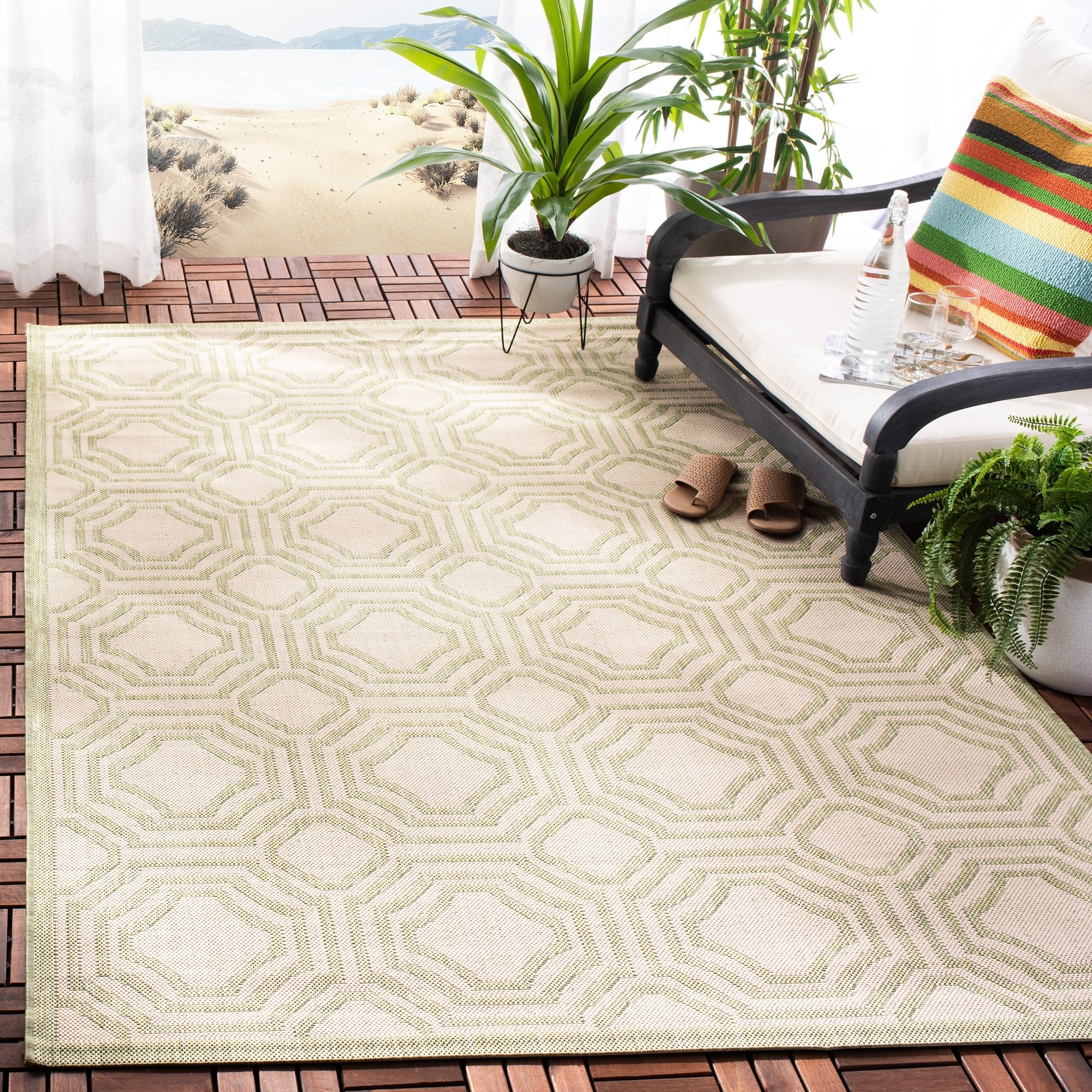 Safavieh Indoor/ Outdoor Courtyard Beige/ Sweet Pea Rug (67 X 96)