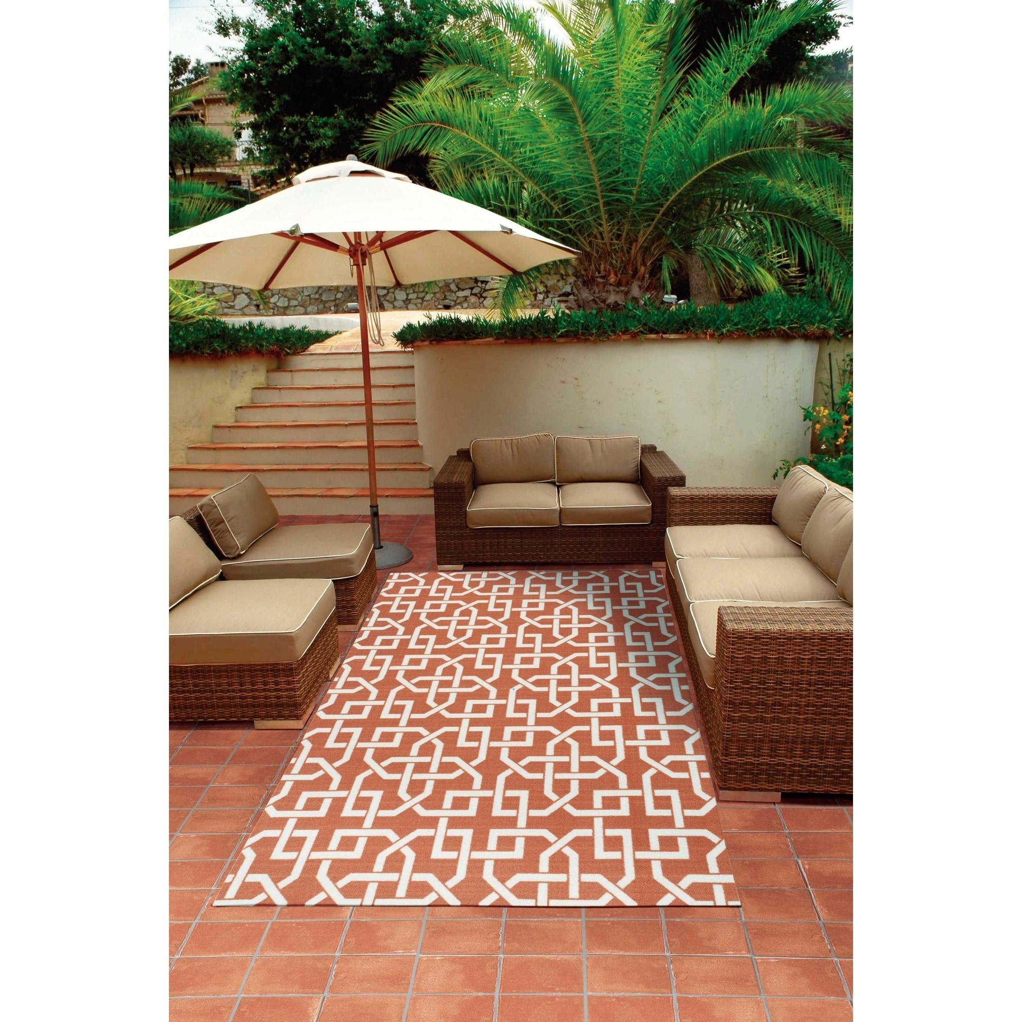 Nourison Rust And Ivory Geometric Indoor/outdoor Area Rug (53 X 75)