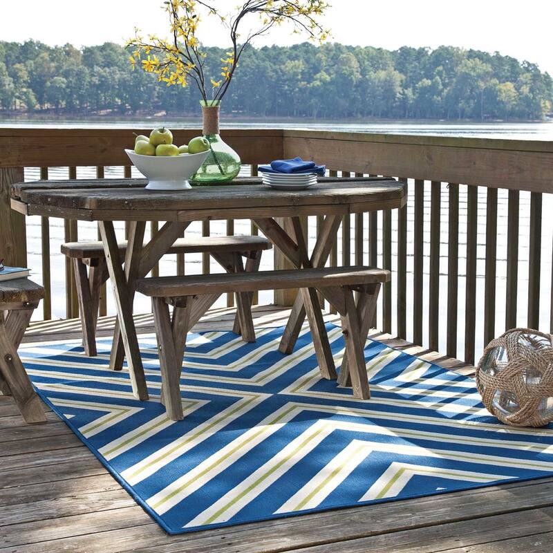 Vista Home Rio Mar Diagonal Stipe Indoor/ Outdoor Area Rug
