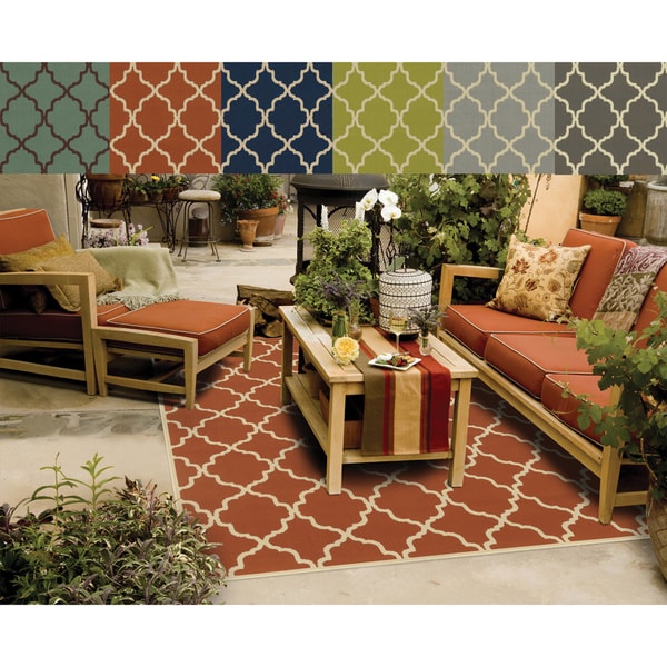 Indoor/ Outdoor Lattice Rug (19 x 39)